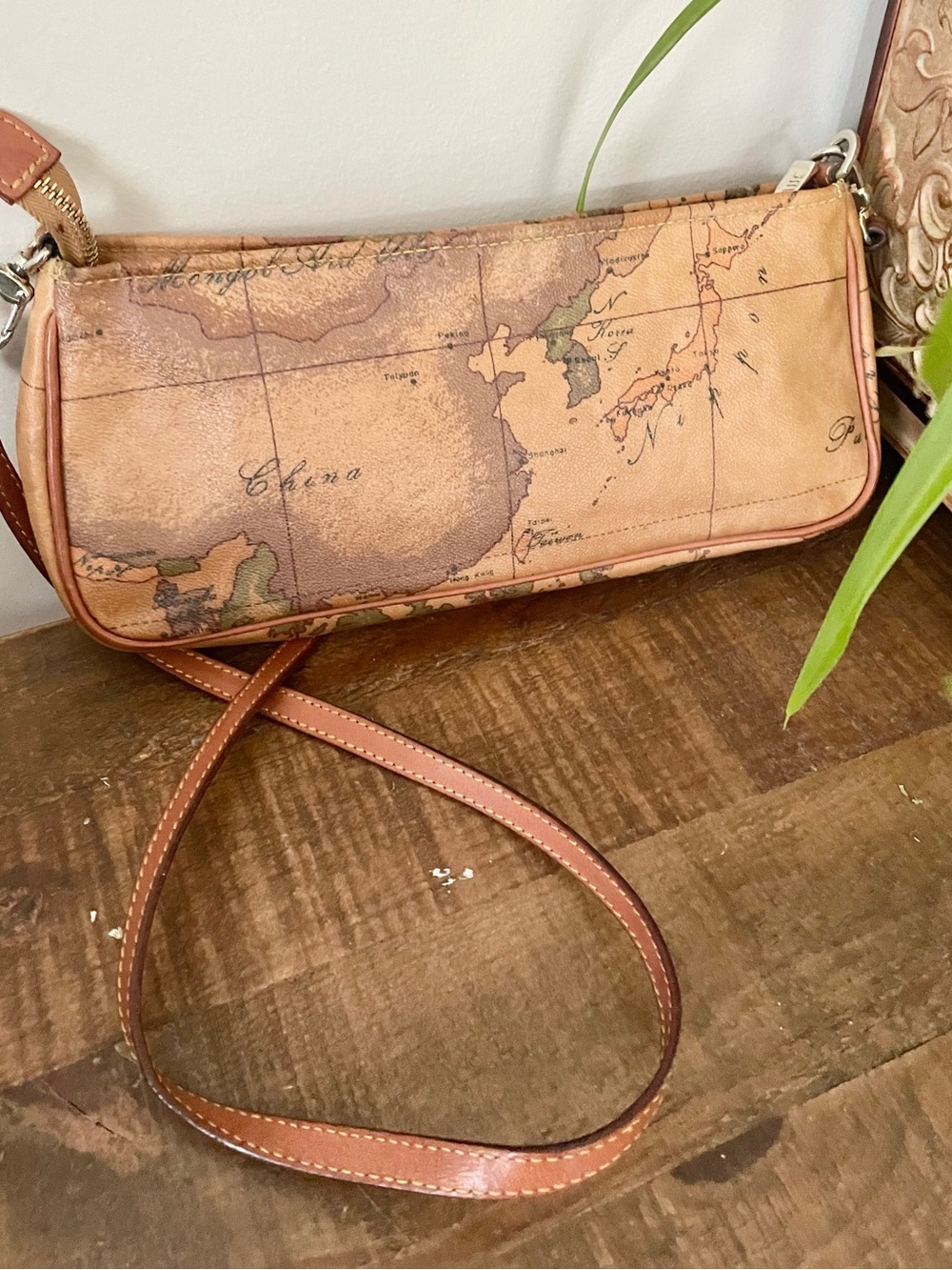Vintage Alviero Martini 1A Classe Geo Classic Map Print Leather Crossbody Bag